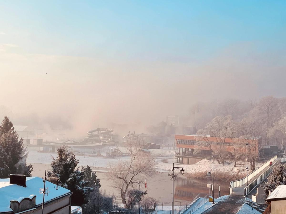Pokoje Przy Bulwarach Uniejow Esterno foto