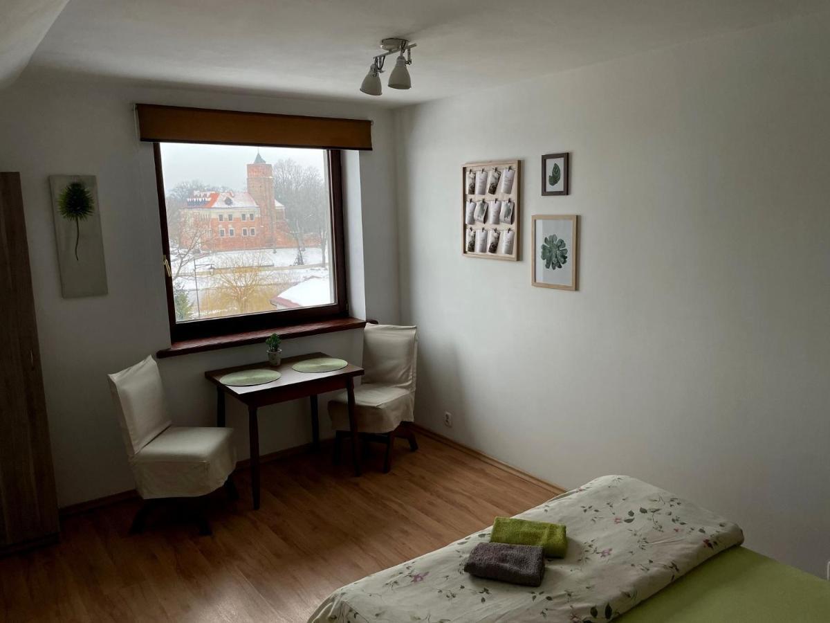 Pokoje Przy Bulwarach Uniejow Esterno foto