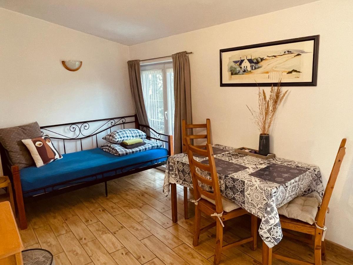 Pokoje Przy Bulwarach Uniejow Esterno foto